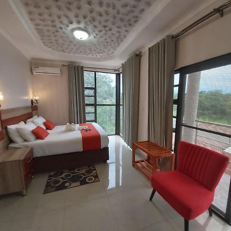Top Stay Inn Касане Экстерьер фото